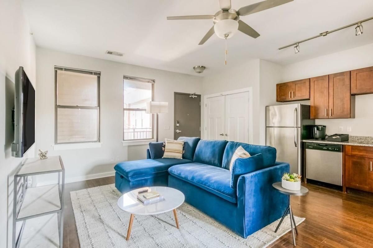 Cozysuites Two Music Row In Apartment
