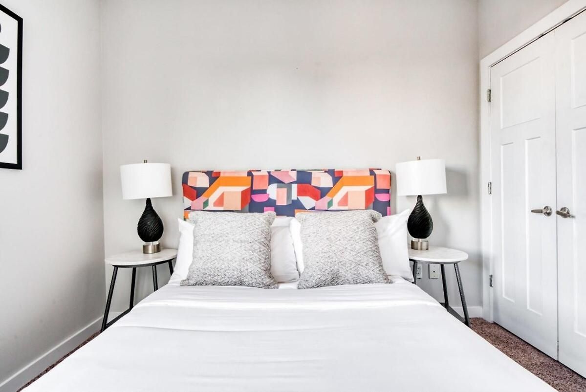 Cozysuites Two Stunning Music Row Apartment