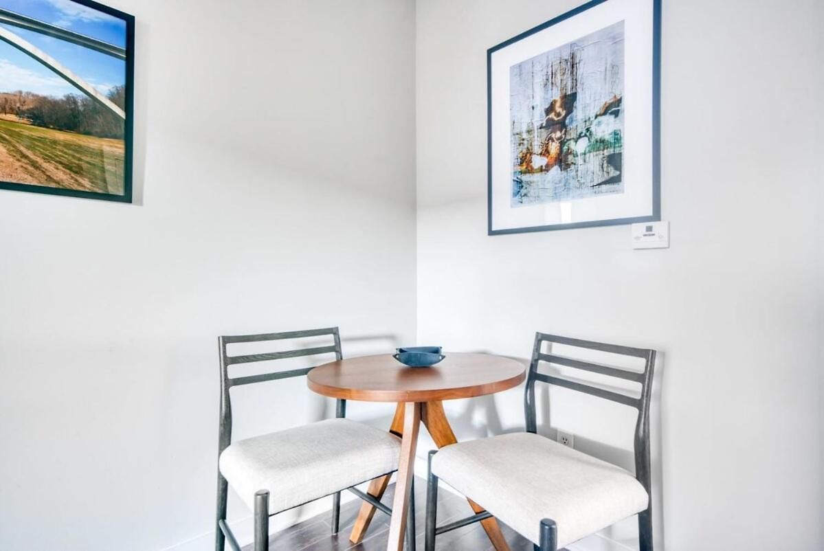 Cozysuites Two Charming Music Row Apartment Nashville