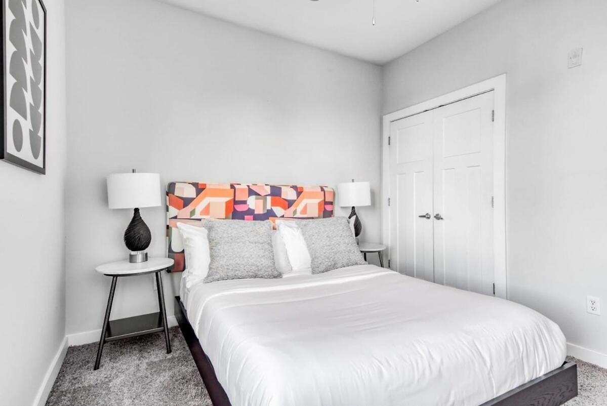 Two Cozysuites Charming Music Row Apartment