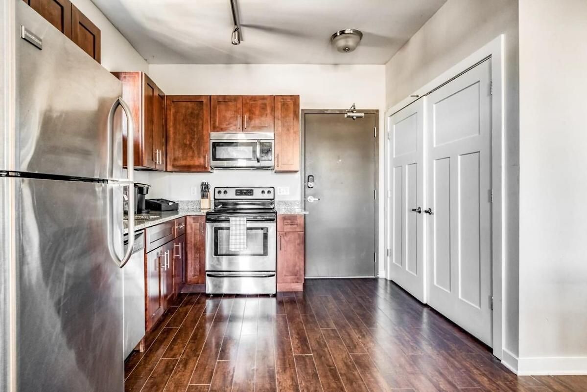 Apartment Two Cozysuites Modern Music Row
