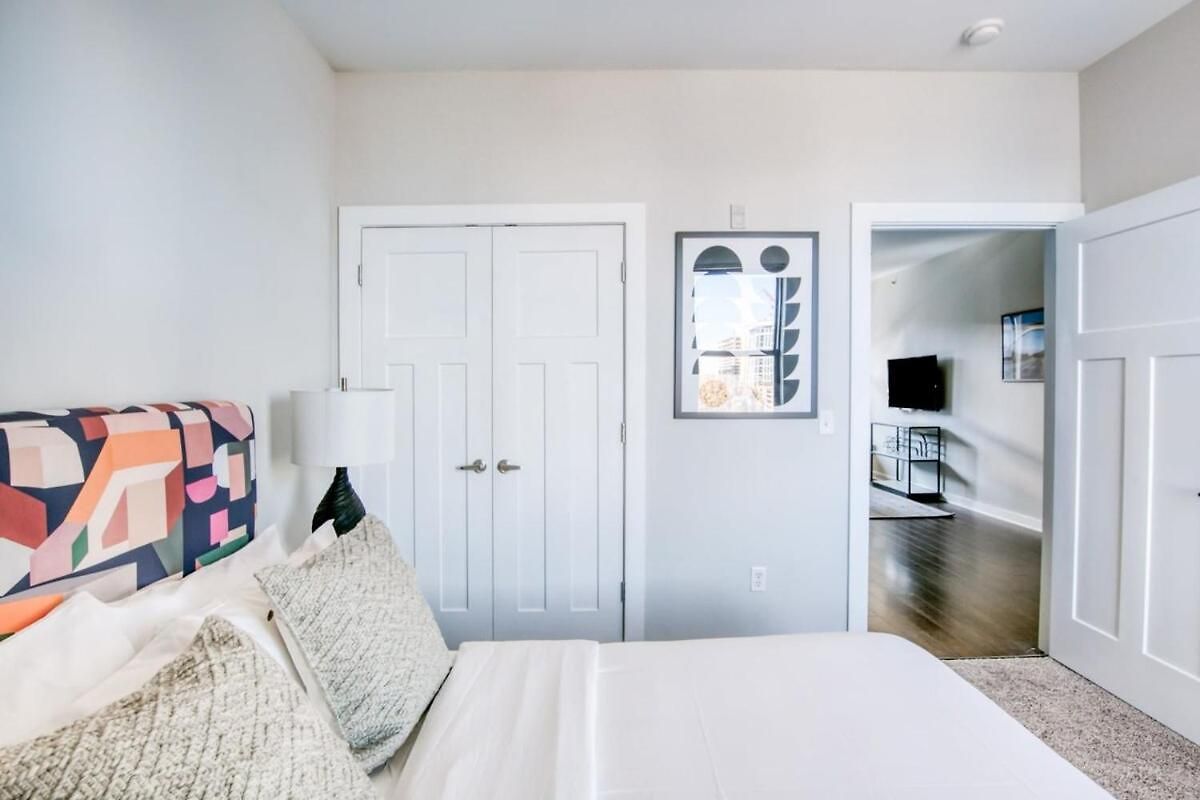 Cozysuites Two Modern Music Row *