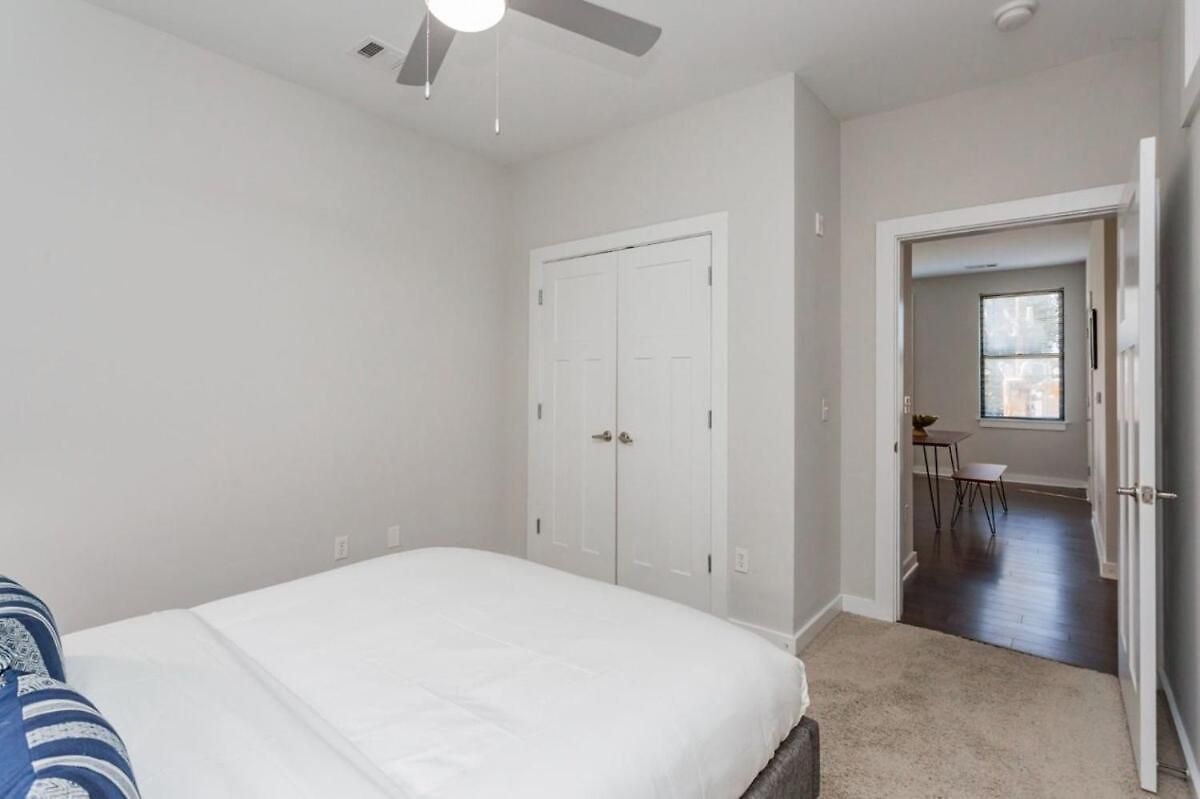 Two Cozysuites Spacious Music Row Apartment