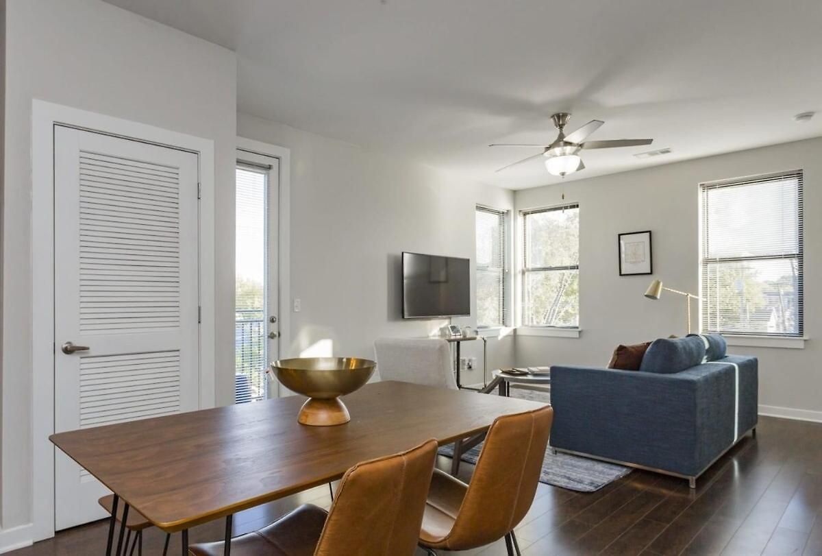 Two Cozysuites Alluring Music Row In Apartment Nashville