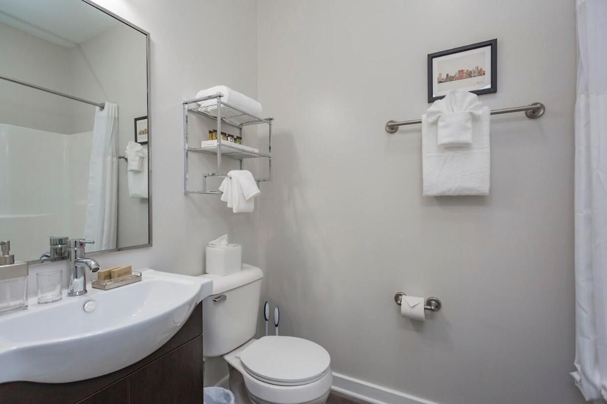 Two Cozysuites Alluring Music Row In Nashville
