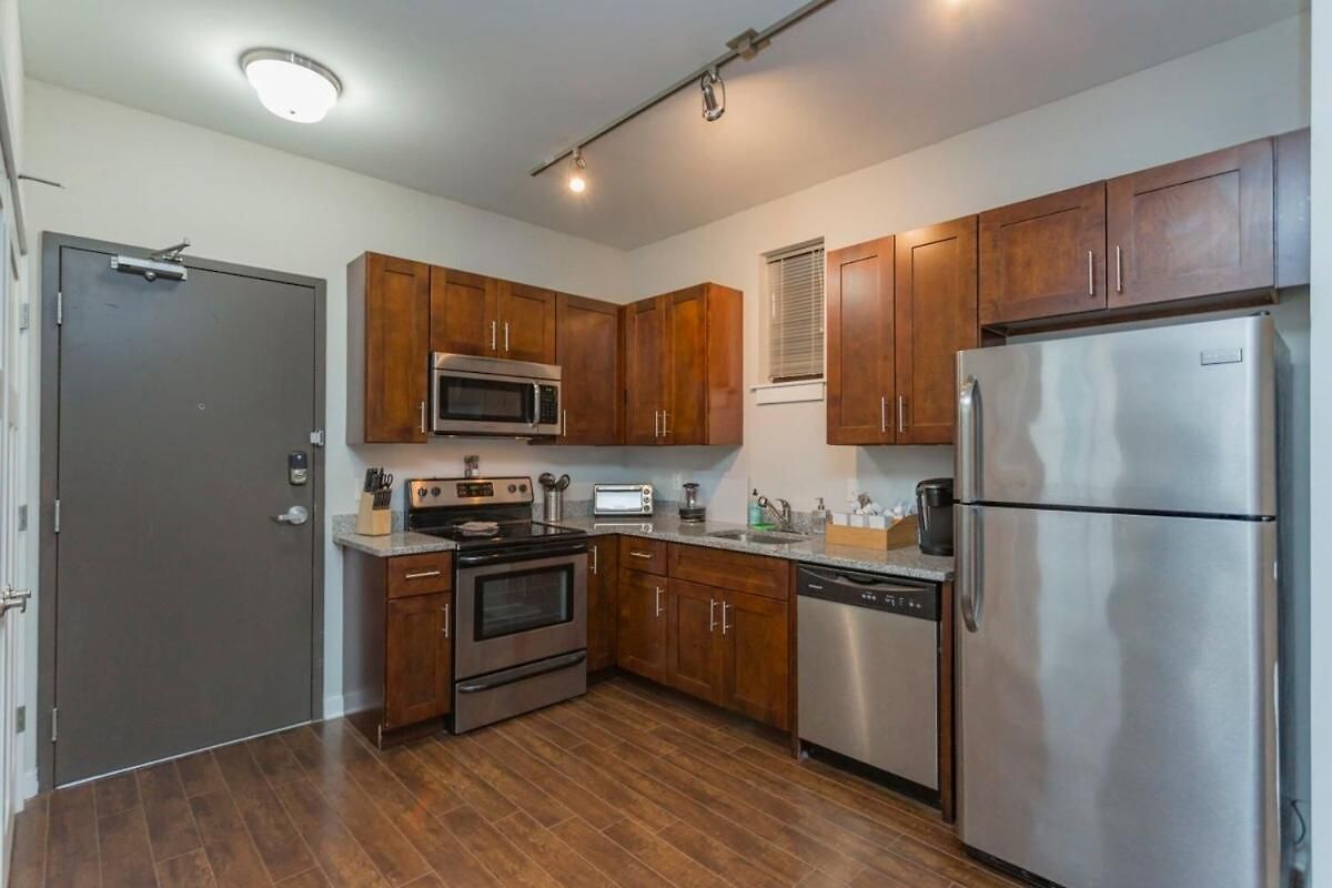 Two Cozysuites Alluring Music Row In Nashville
