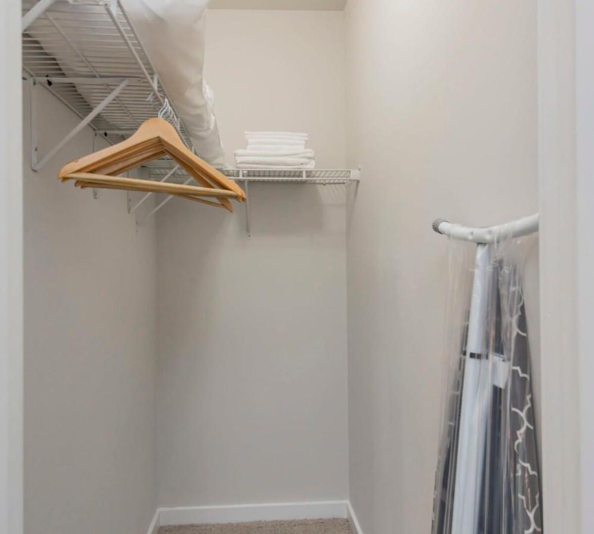 Two Cozysuites Alluring Music Row In