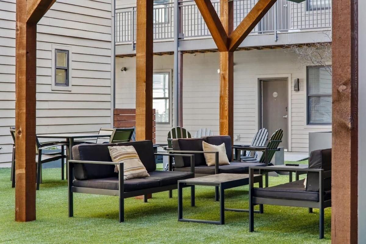 Cozysuites Two Stylish Music Row Apartment