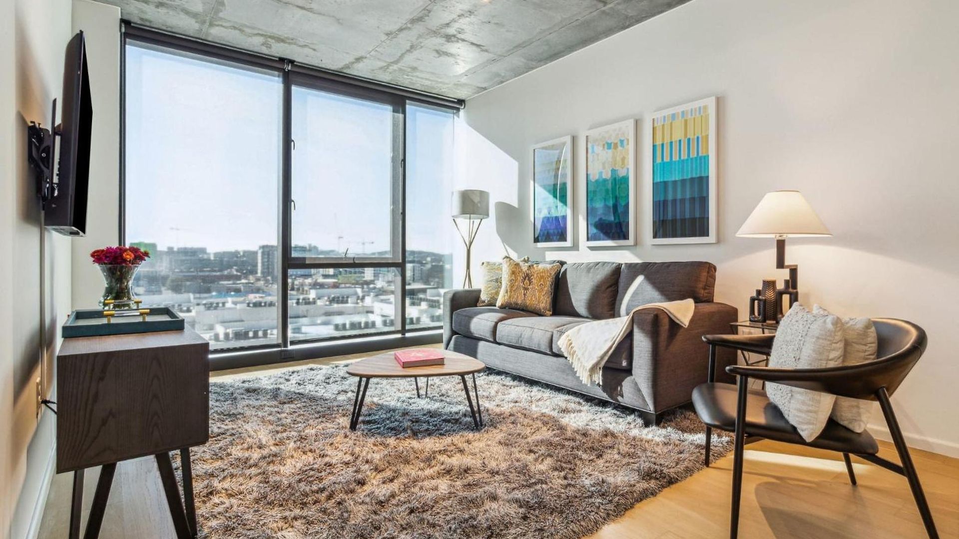 Contemporary City Living In *