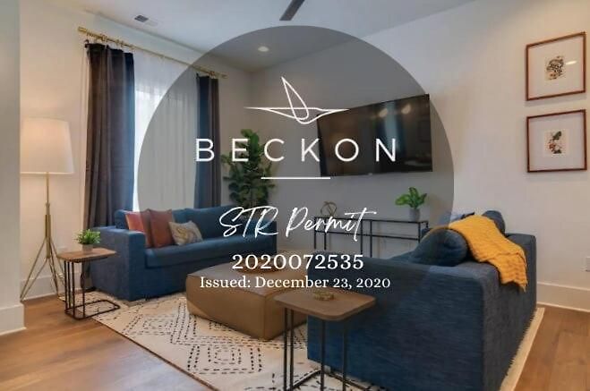 Holiday home 7br Retreat, Rooftops, Garages, Walkable To Faves 5 Mins To Nissan Stadium, Less Than 10 Mins To Broadway, 24 Hr Hospitality, Great For Groups
