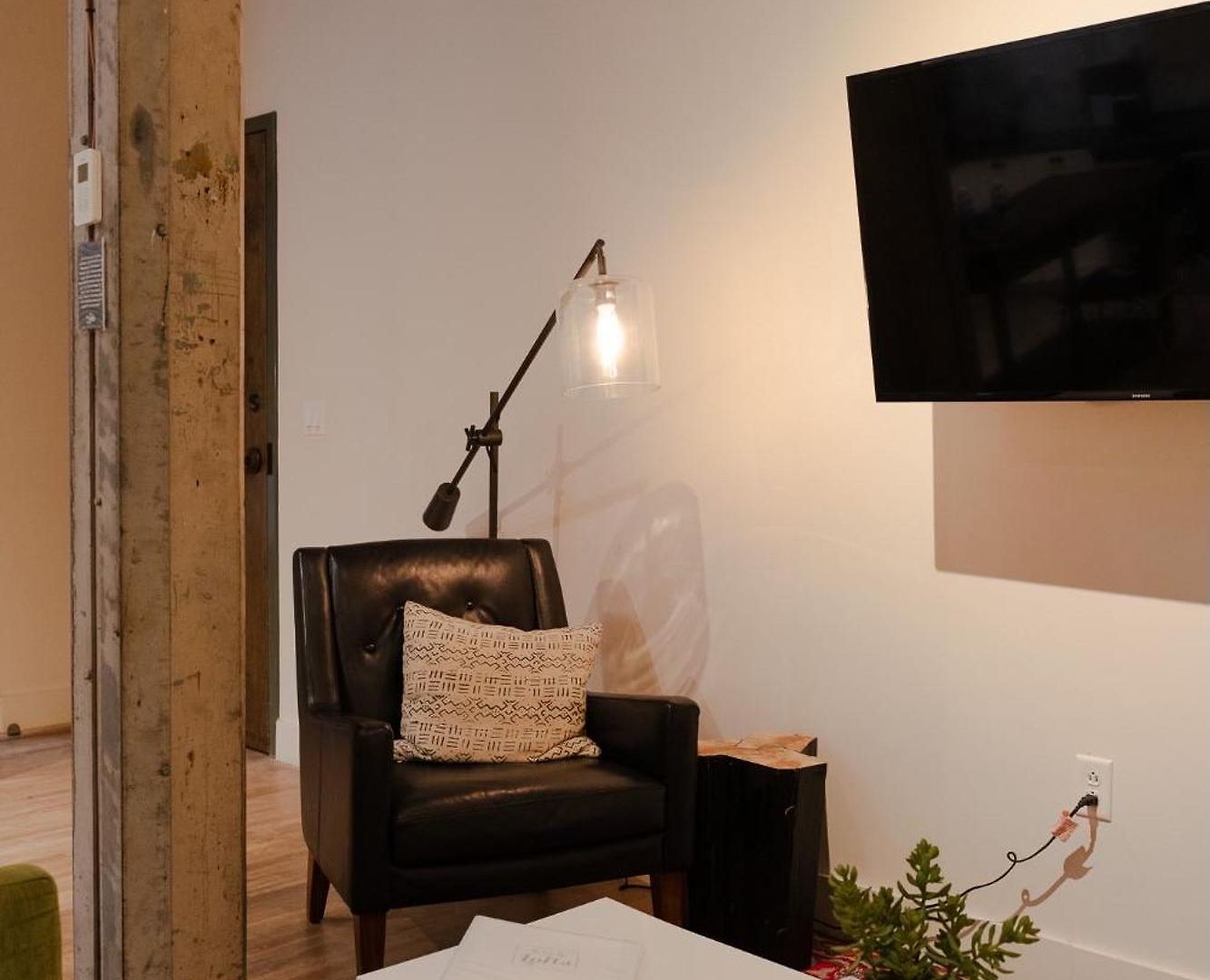 506 Lofts Apartment *