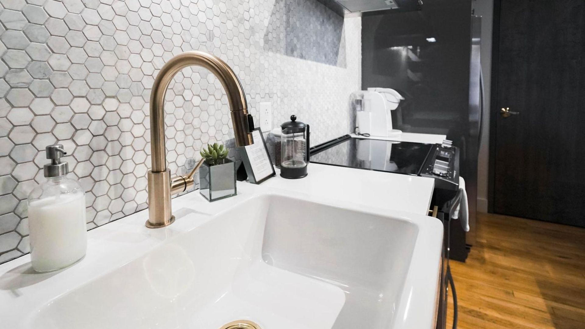506 Lofts Apartment *