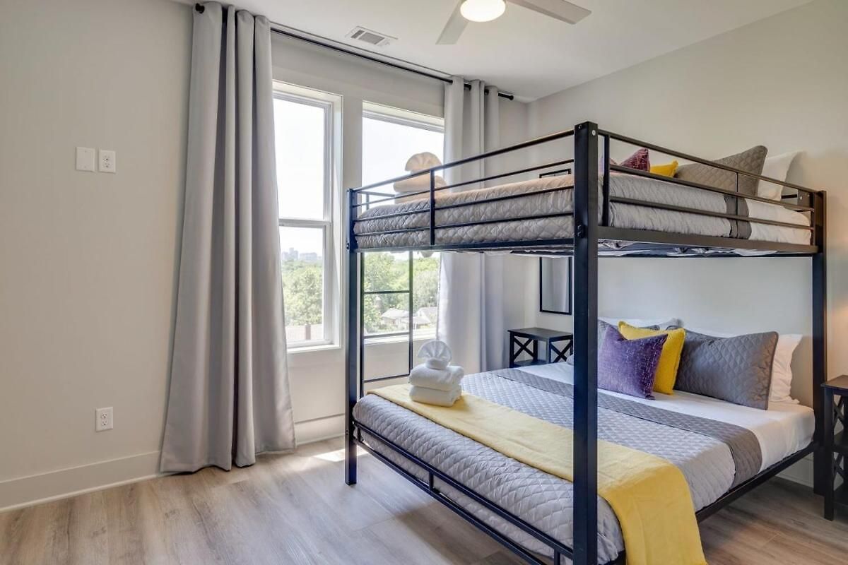 New East Oasis 13beds Roofdeck Free Parking Holiday home Nashville