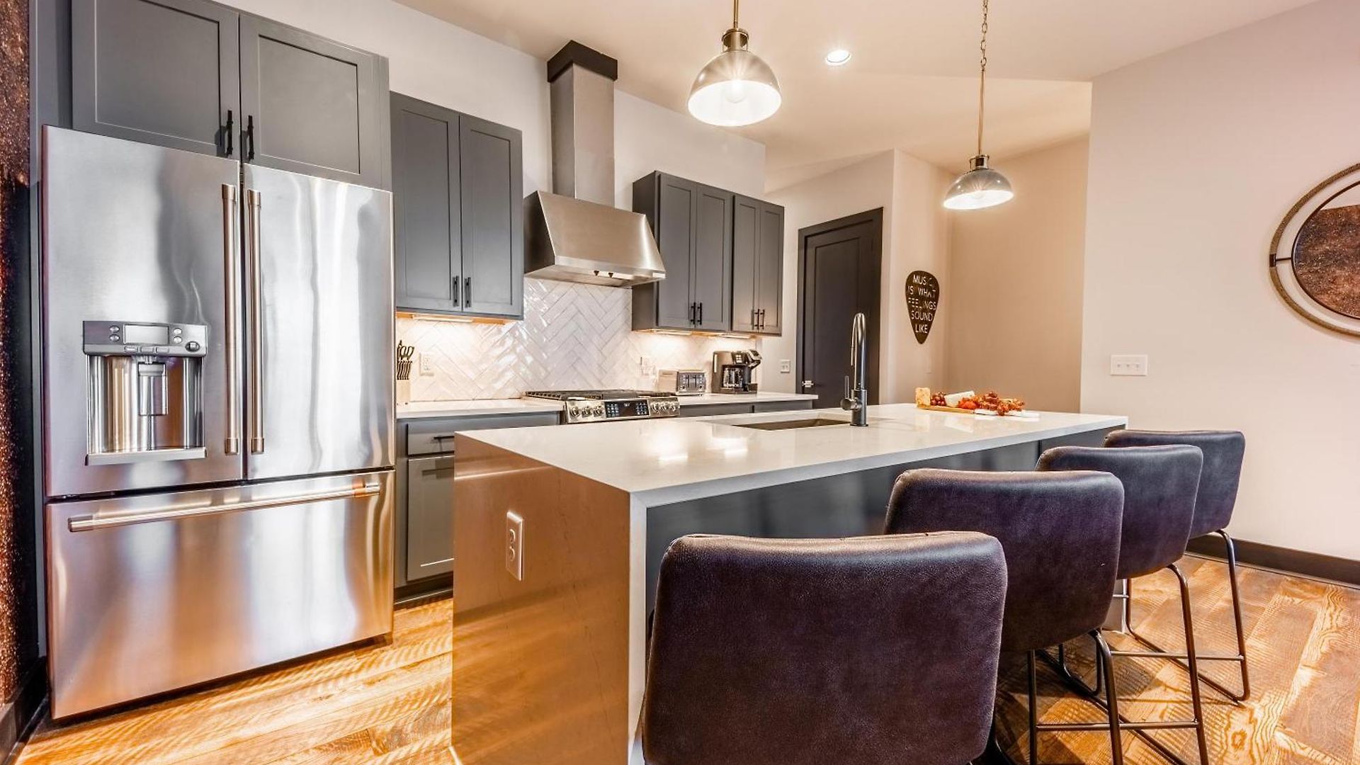 - 1037 Southside Ct #2 & #3 - Combo Holiday home