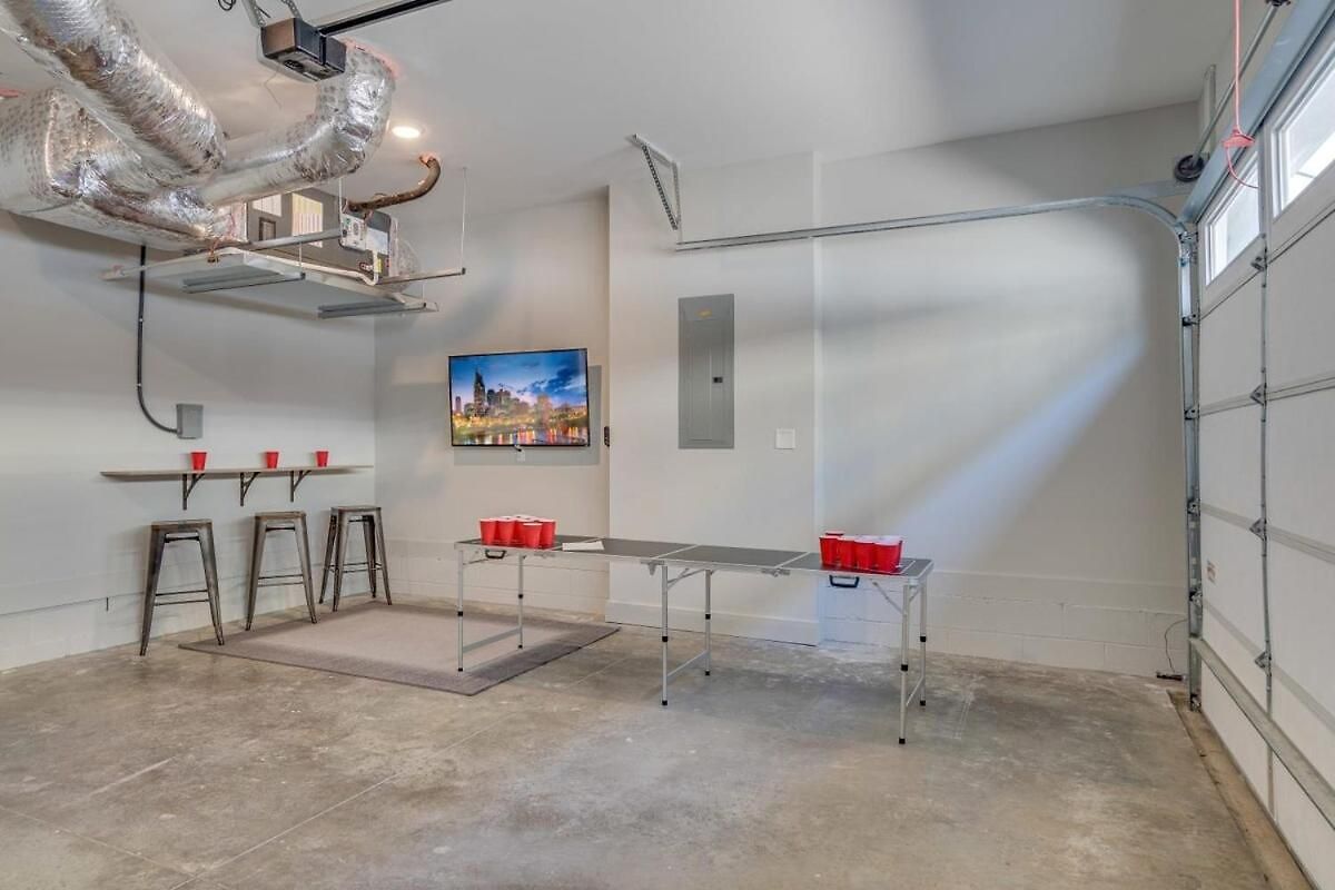 East Nash Double - 26 Beds Fast Holiday home Nashville
