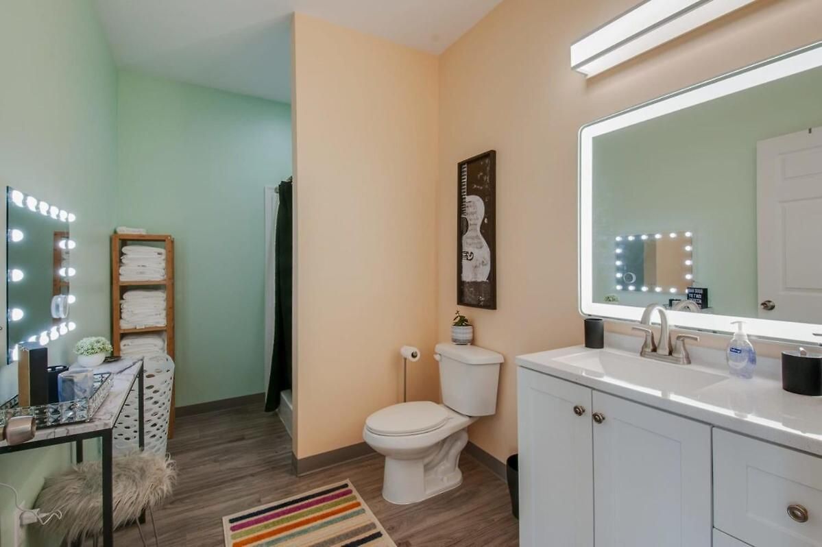 New 4 Bedroom Near Dt Walk To Restaurants Nashville