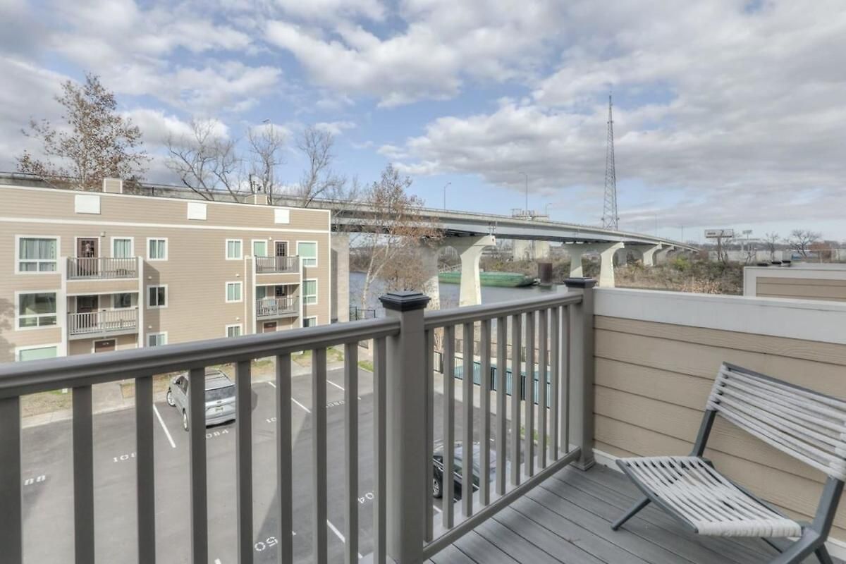 Walk To Broadway Riverfront With Pool * Nashville