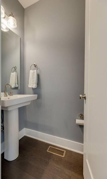 Holiday home New Townhome 5 Mins To Broadway Sleeps 8 Nashville