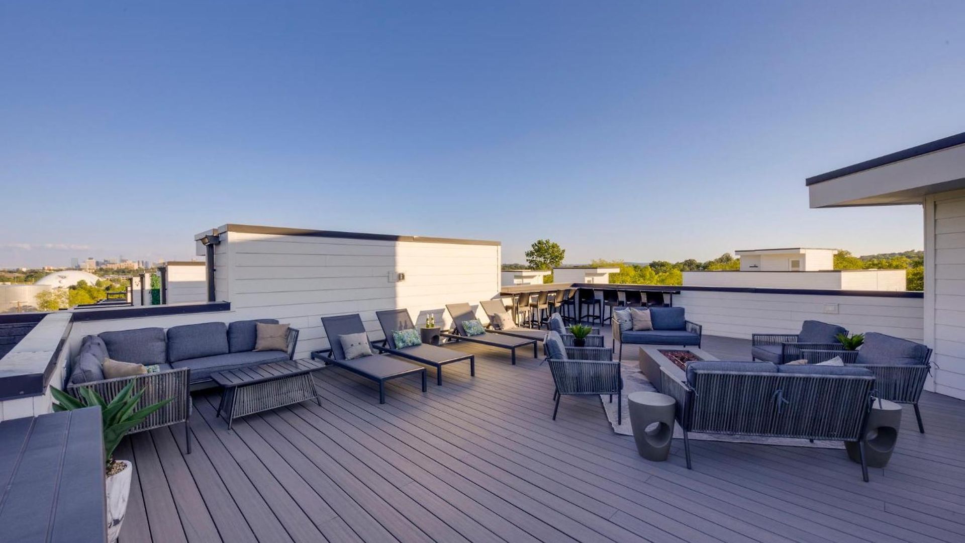 Rooftop Skyline Views Dt Nash Sleeps 12 Holiday home Nashville