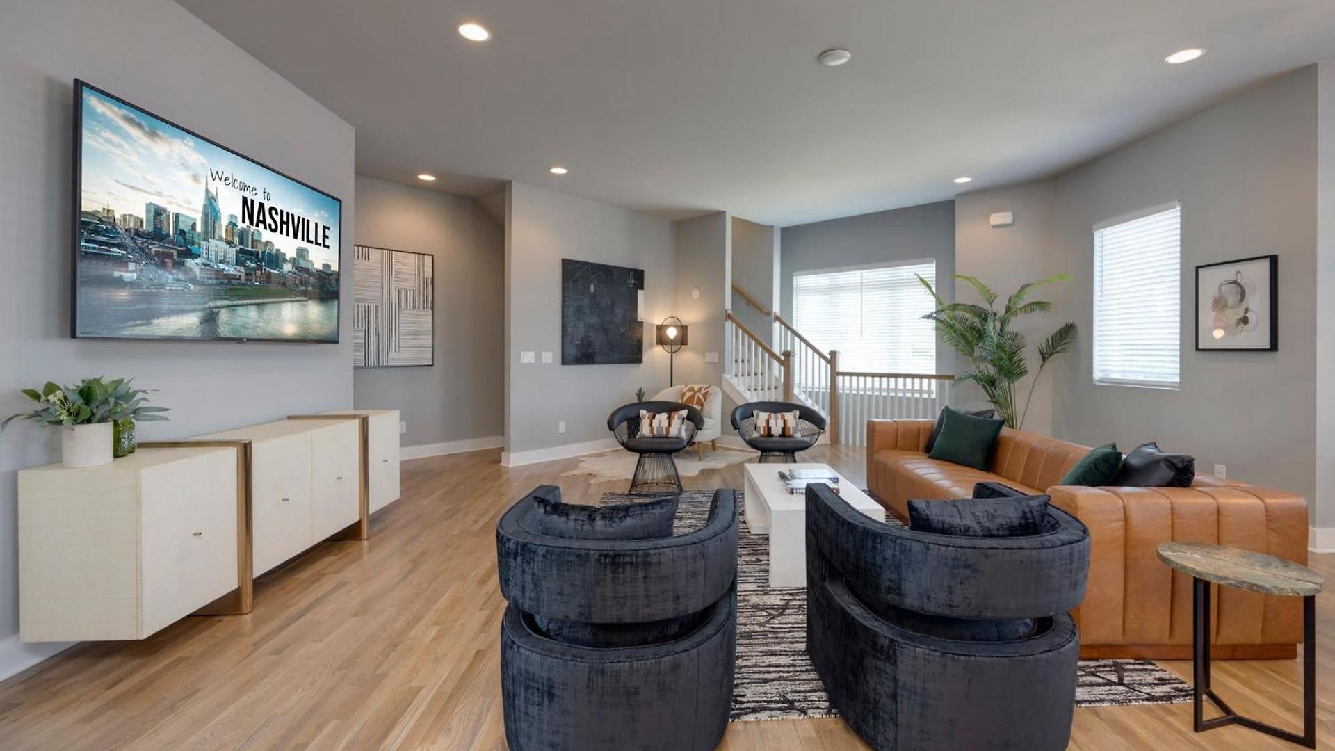 Rooftop Skyline Views Dt Nash Sleeps 12 Holiday home *