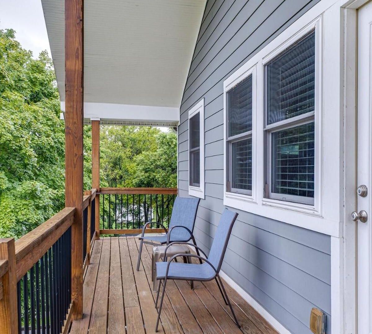 Large East With Game Sleeps 12 Nashville