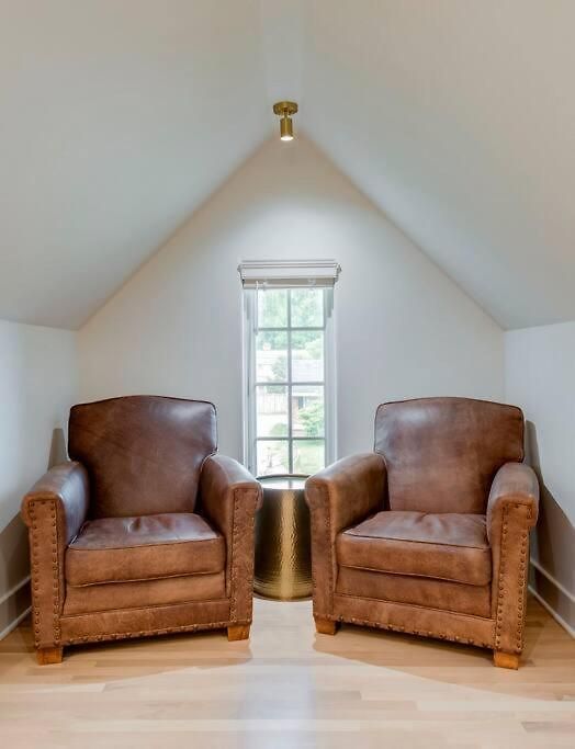 Lux West Nash Tudor 4mi To Dt Sleeps 9 Holiday home Nashville