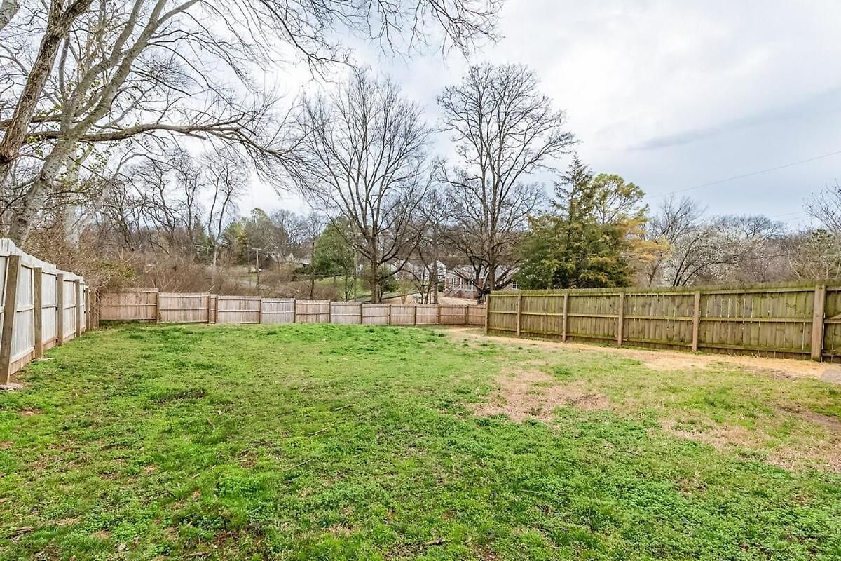 Historic East Nash Sleeps 6 Holiday home