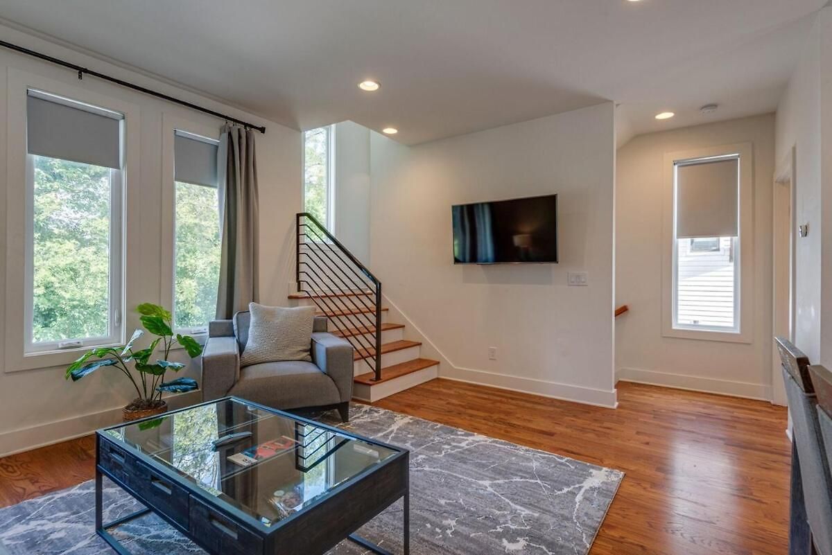 10 Percent Off New Downtown Sleeps 8 Nashville