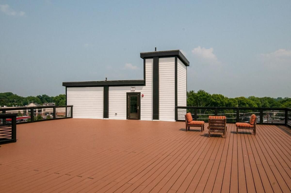 New With 2 King Beds Walk To Bars Apartment *