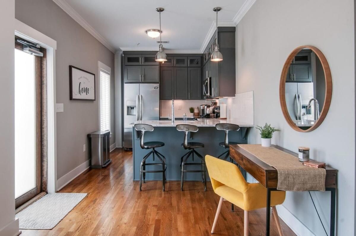 New With 2 King Beds Walk To Bars Apartment Nashville