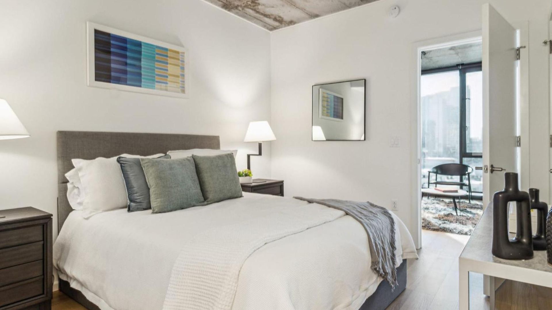 Contemporary City Living In Apartment Nashville