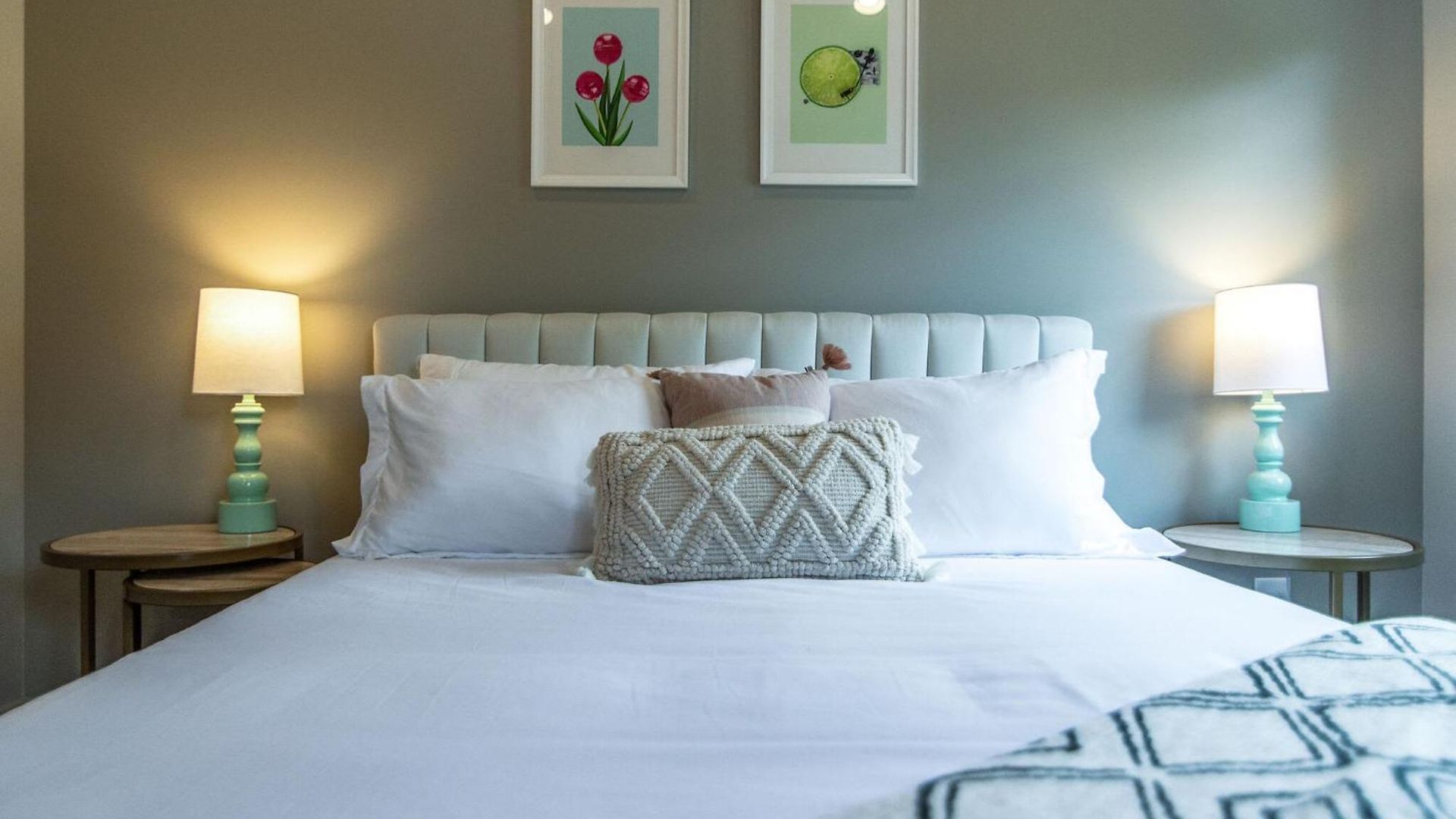 Holiday home Modern East Gem, Walk To Local Favorites, Cozy Den, Workspace & Smart Tvs, Fully Equipped Kitchen, Garage & Fast Wifi, Near Mas Tacos, Rosepepper & Five Points, 10 Min To Broadway & Nissan Stadium, 24 Hr Hospitality *