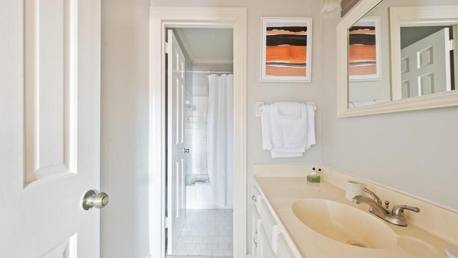 Landing - Modern With Amazing Amenities *