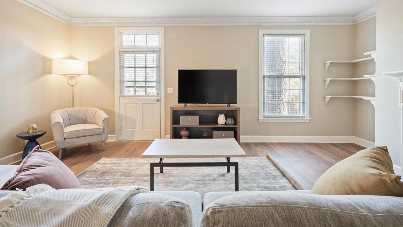 Apartment Landing - Modern With Amazing Amenities *