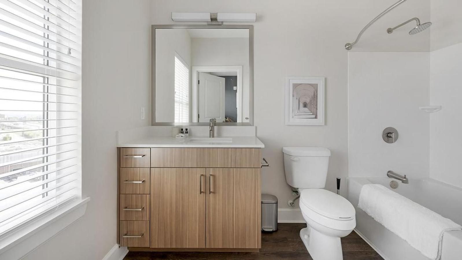 Apartment Landing - Modern With Amazing Amenities Nashville