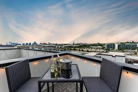 The Willow - Rooftop Lounge With Skyline Views