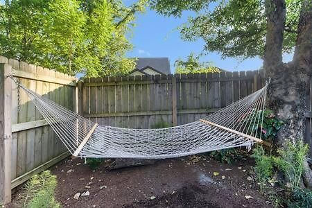 Holiday home The Maple House - Huge Backyard & Mins To Broadway Nashville