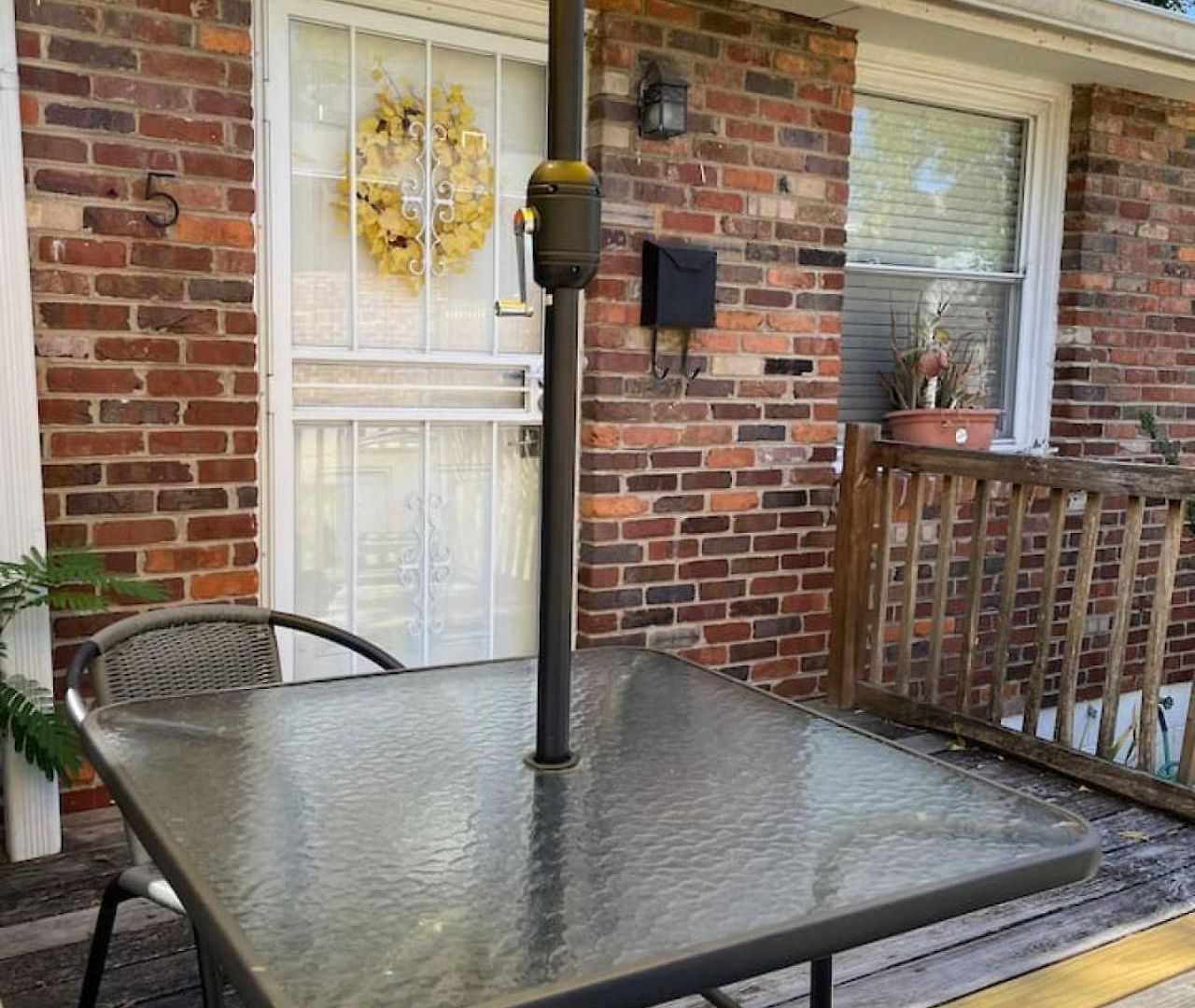 Family Friends And Free Parking Close To Downtown Holiday home
