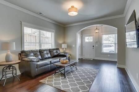 Twin Belmont Homes W 8 King 4 Living Sleep Up To 24 Guests Walk To Belmont & Vanderbilt Near Music Row The Gulch & 12 South 2 Miles To Broadway Smart Tvs Parking 24 Hr Hospitality * Nashville