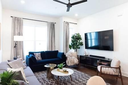 Luxe Hillsboro Village Homes For 24 With 4 Patios, Rooftops And Garage Parking, Gourmet Kitchens And Smart Tvs, Walk To Vanderbilt, Pancake Pantry And Fido, 24hr Hospitality, 10 Min To Broadway And The Parthenon *