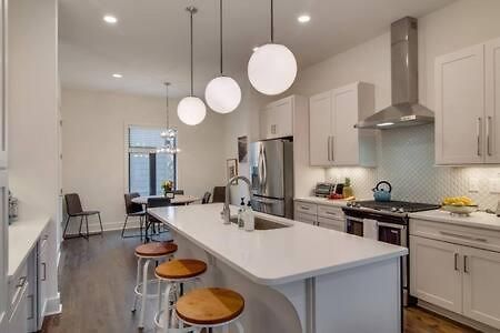 6 Bedroom Gulch Homes, Garages, Rooftops, Walk To Gulch 10 Mins To Broadway, 24 Hour Hospitality Team, Perfect For Groups Nashville