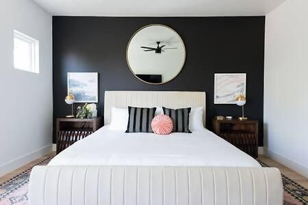 Holiday home 6 Bed With En Baths, Host Up To 20, Rooftops, Parking, Gourmet Kitchens, Cozy Living Spaces, Skyline Views & Fire Table, Near Downtown, Distilleries & Marathon Village, High-speed Wi-fi, 24hr Hospitality Nashville