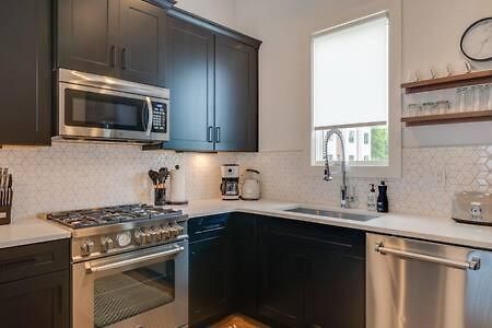 7br Retreat, Rooftops, Garages, Walkable To Faves 5 Mins To Nissan Stadium, Less Than 10 Mins To Broadway, 24 Hr Hospitality, Great For Groups