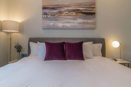 Holiday home 7br Retreat, Rooftops, Garages, Walkable To Faves 5 Mins To Nissan Stadium, Less Than 10 Mins To Broadway, 24 Hr Hospitality, Great For Groups Nashville