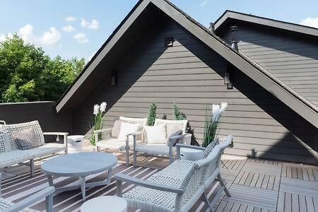 7br Retreat, Rooftops, Garages, Walkable To Faves 5 Mins To Nissan Stadium, Less Than 10 Mins To Broadway, 24 Hr Hospitality, Great For Groups