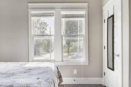 1-story Family With Fenced Yard, Grill, Parking, Sleeps 10, 5 Mins To Five Points & Nissan Stadium, Smart Tvs, Pet-friendly Yard, Patio For Bbqs, Ideal Getaway For Families, 24 Hr Hospitality Holiday home *