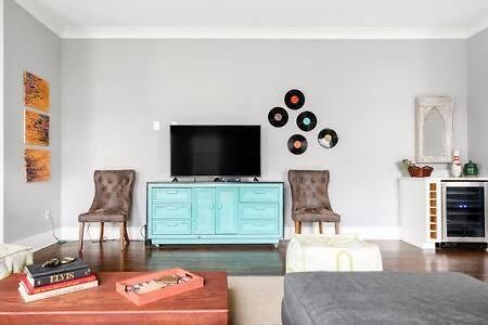Spacious Dog Friendly 3 Bedroom Townhome, Grill, Patio 3 Blocks To Grocer, 5 Mins To 5 Points, 15 Mins To Broadway, 24 Hour Hospitality Team, Perfect For Families Nashville