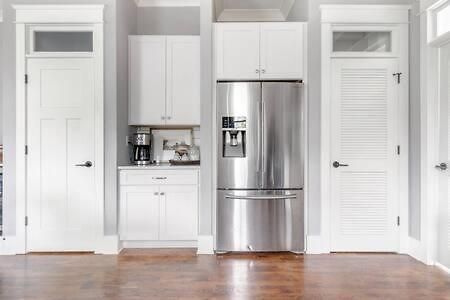 Spacious Dog Friendly 3 Bedroom Townhome, Grill, Patio 3 Blocks To Grocer, 5 Mins To 5 Points, 15 Mins To Broadway, 24 Hour Hospitality Team, Perfect For Families * Nashville
