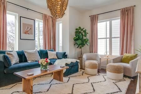 Holiday home Luxury Hillsboro Village Rooftop Retreat Sleep 12 W Chef S Kitchen Smart Tvs & Garage Walk To Vanderbilt Pancake Pantry & Boutique Shopping Minutes To Broadway 12 South & The Parthenon 24 7 Hospitality *