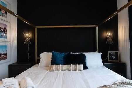 Holiday home Hillsboro Village Retreat Garage Rooftop Deck Sleeps 12 Sophisticated Open Living & Gourmet Kitchen Smart Tvs Pet-friendly W Private Garage Walk To Vanderbilt Minutes To 12 South & Broadway 24 7 Hospitality *